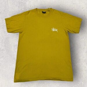 [UNISEX] STUSSY Mustard Yellow Logo T-Shirt S | Classic Streetwear Graphic Tee